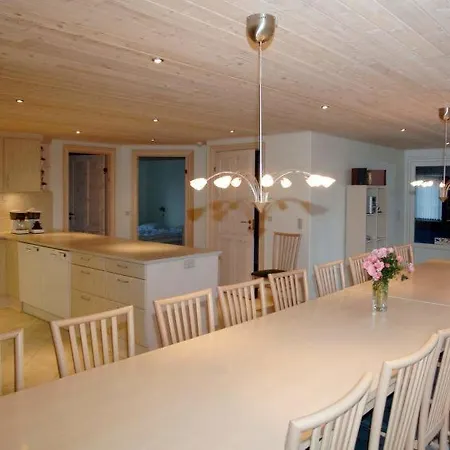 Sleeps 24 Pool Wifi Feriehus